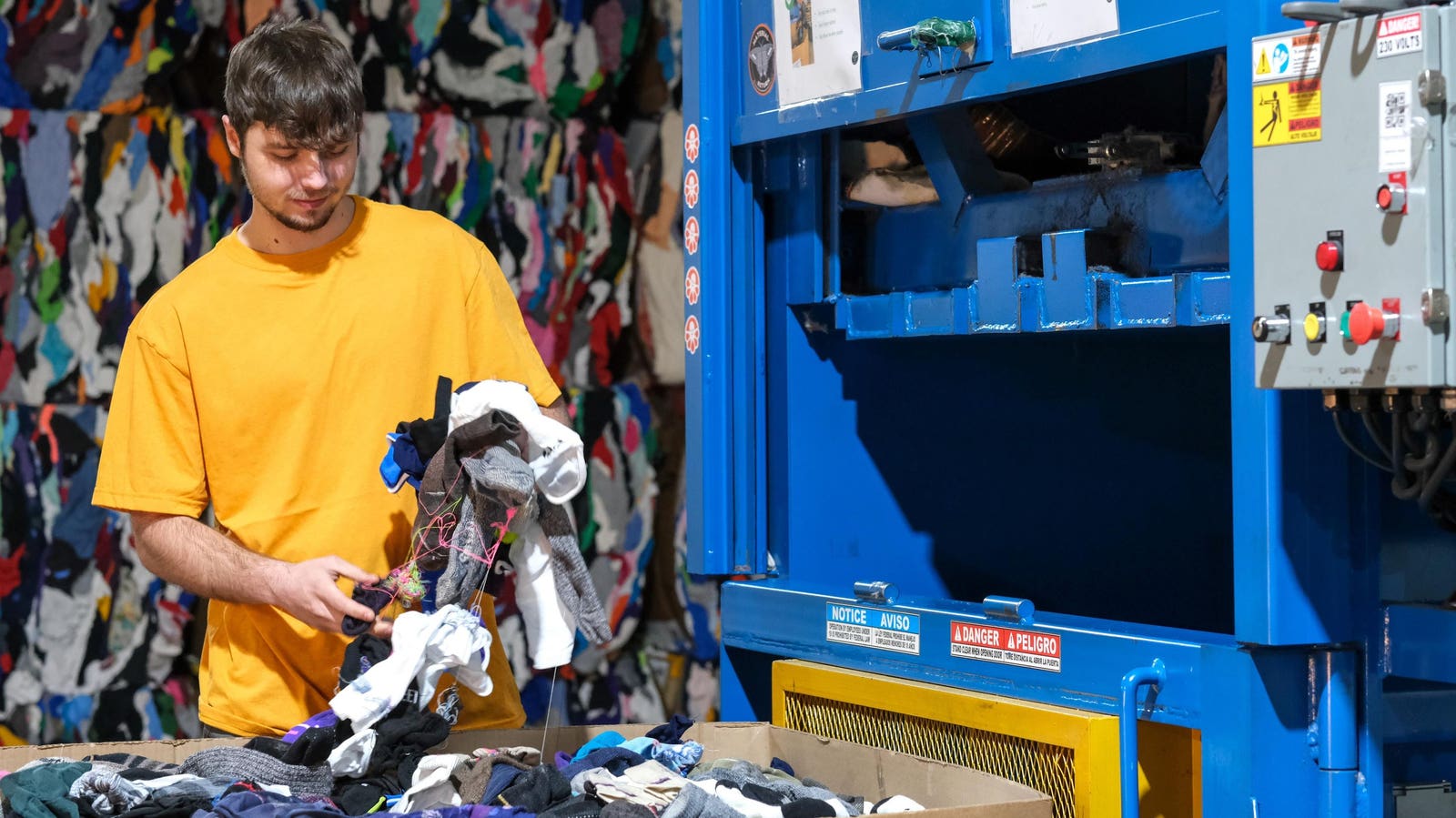 400,000 Pairs Of Old Socks Will Be Spun Into Recycled Yarn For Material Return, Smartwool Project