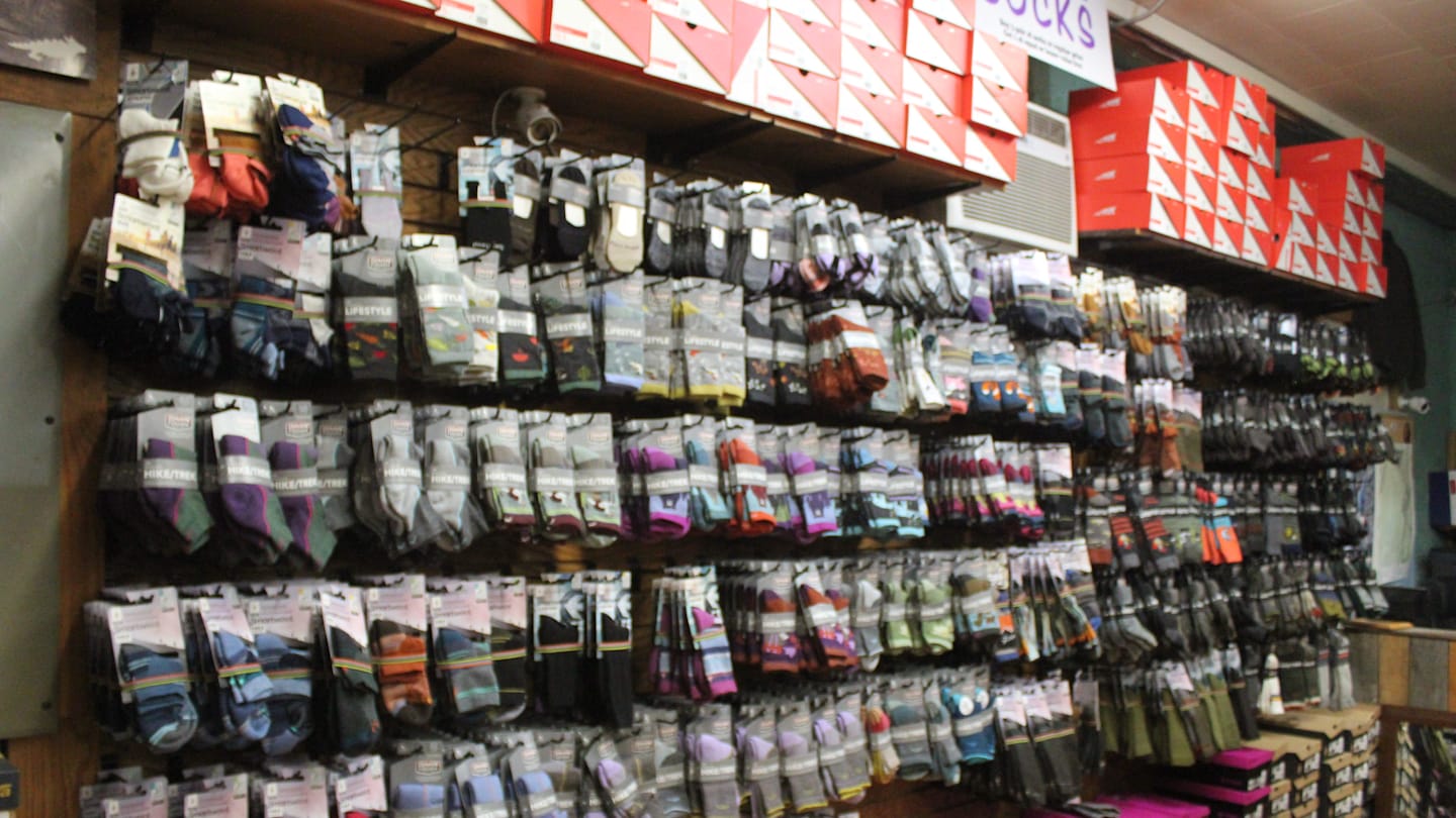 Best Hiking Socks to Keep Your Feet Warm and Dry