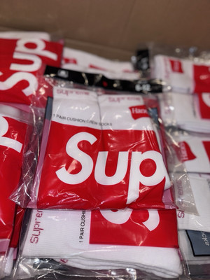 BRAND NEW Supreme x Hanes Socks – 4 Pack – white – 6-12