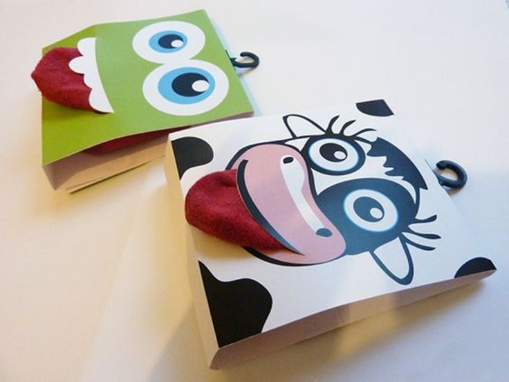 Pin by Caroline Perneel on sokken | Socks packaging, Artist business cards design, Creative packaging